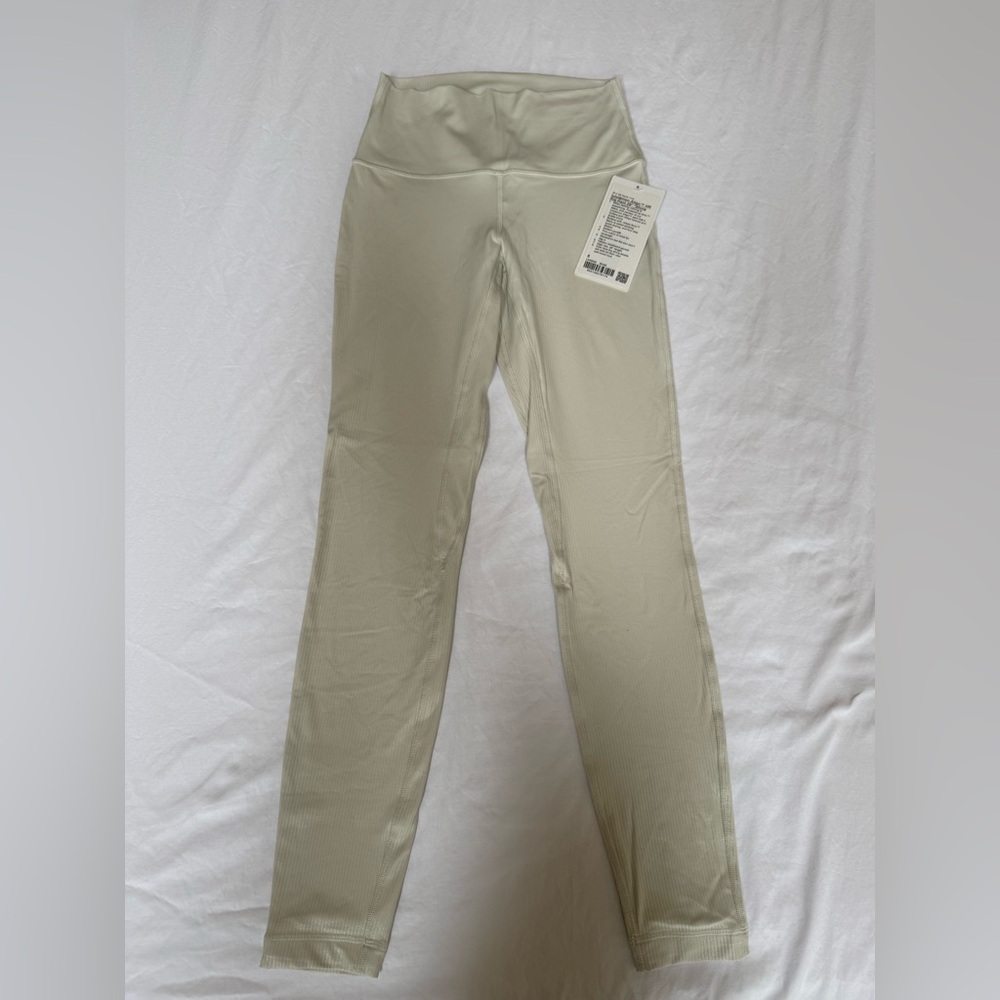 Women’s Lululemon Align Ribbed Shine size 6 in Bone.